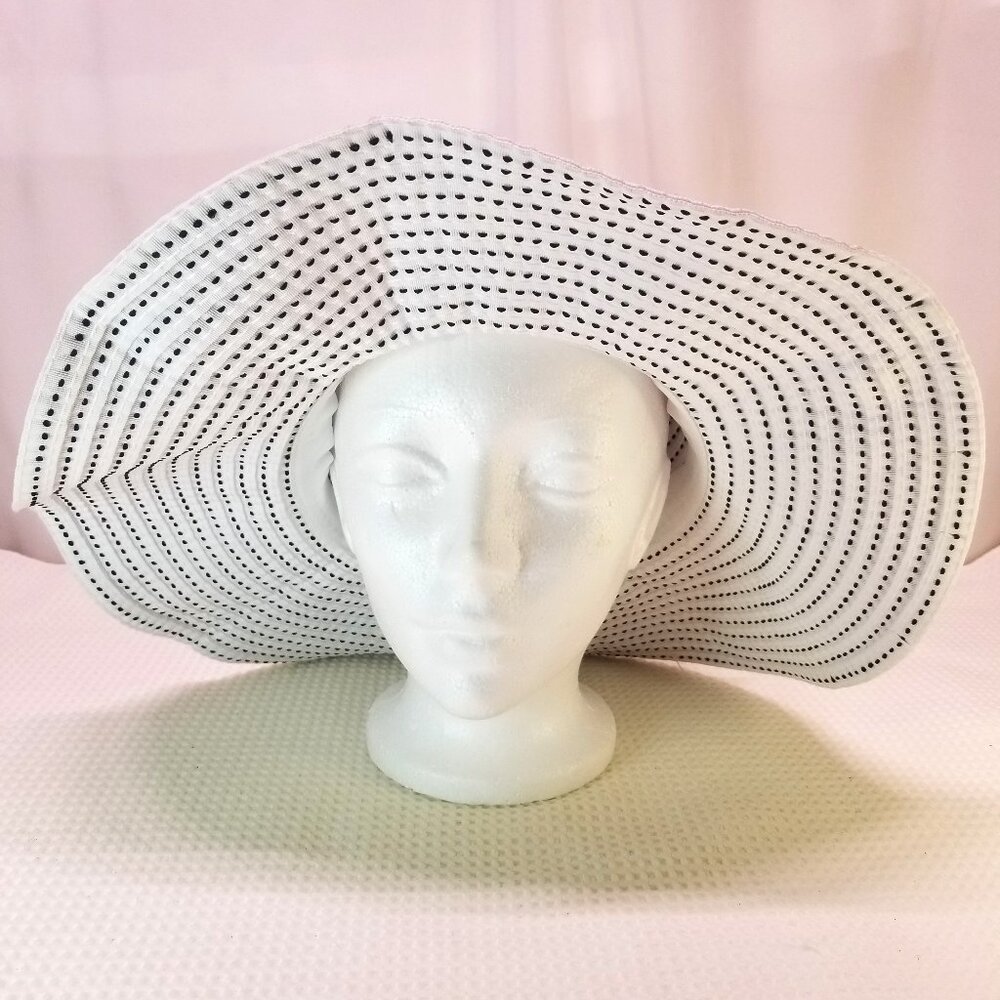 Cruise Club White Woven Straw Sun Hat 5” Wide Brim Packable One Size